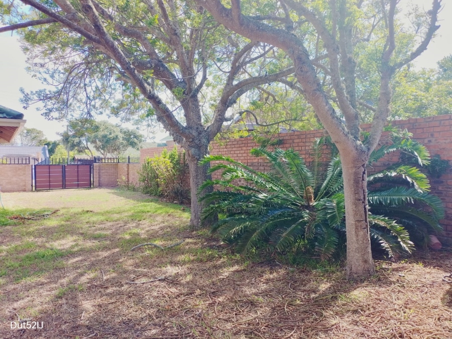 4 Bedroom Property for Sale in Fraaiuitsig Western Cape